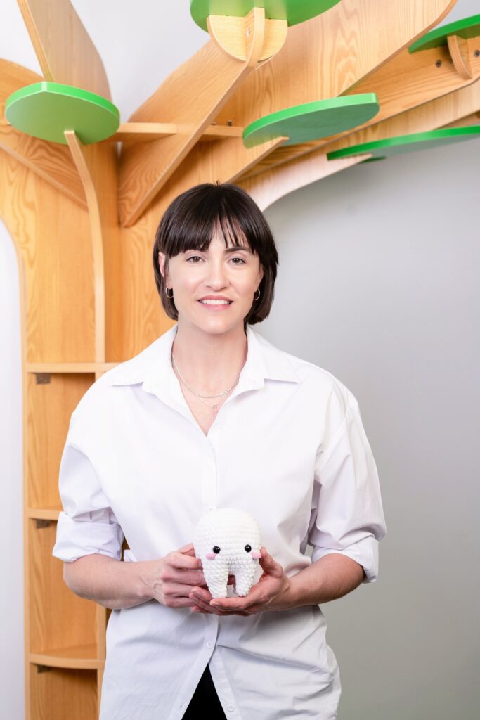 Dr Stephanie Shields